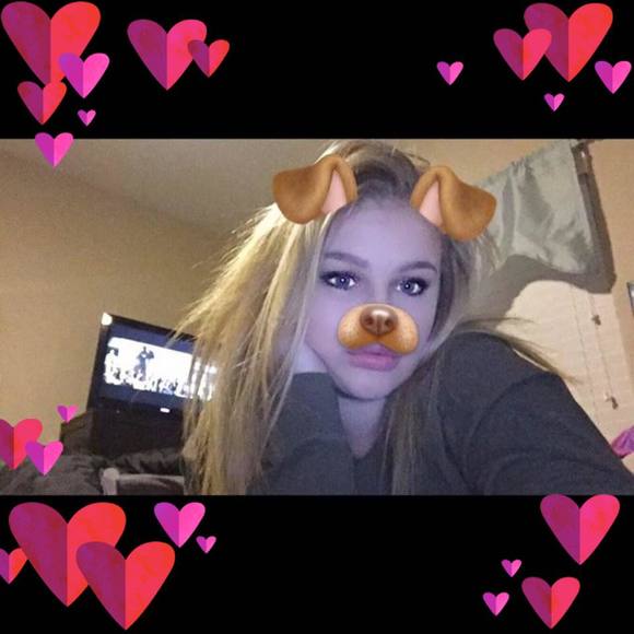 Meet your Posher, Taylor - Picture 1 of 1